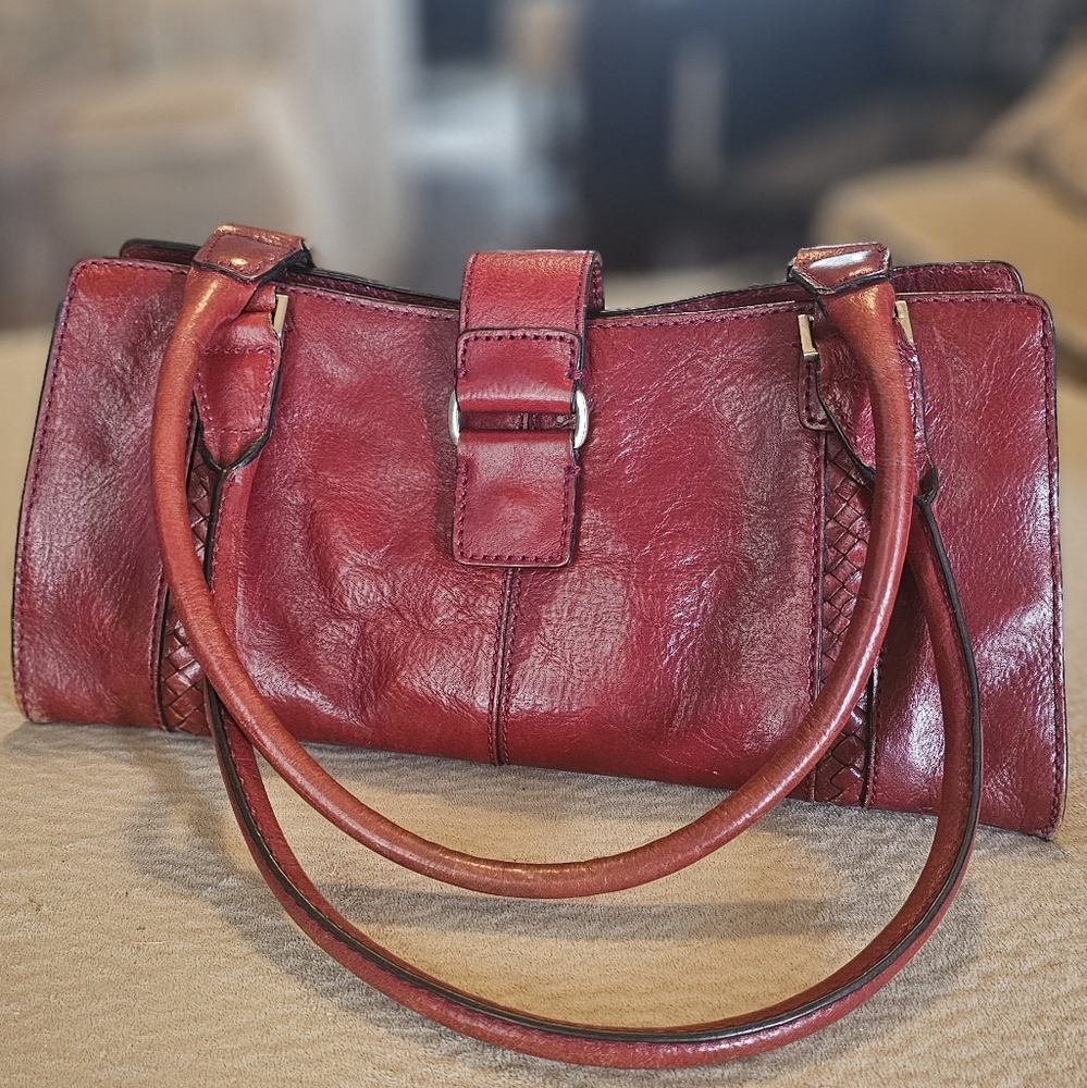 Sophisticated Red Leather Clutch with Glossy Finish